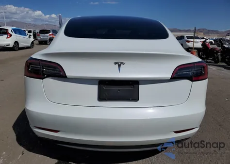 2023 Tesla Model 3 z USA, uszkodzony, nr VIN 5YJ3E1EA0PF542202